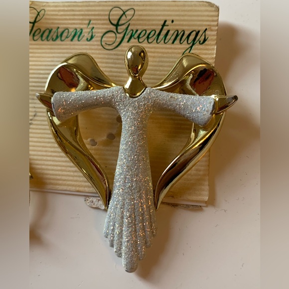 Vintage Angel with Heart Shaped Wings Brooch signed AJC Pin - Picture 7 of 12